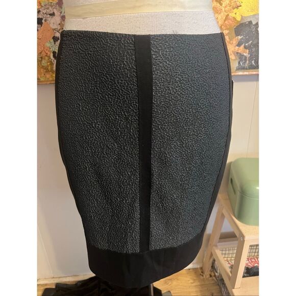 NWT $188 Tahari Knee Length Blakley Pencil Skirt Texture gray & black 12 - Picture 1 of 8